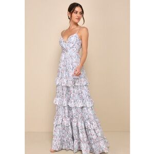 NWT: Lulu’s Perfectly Charismatic Blue Floral Tiered
Ruffled Maxi Dress Size M